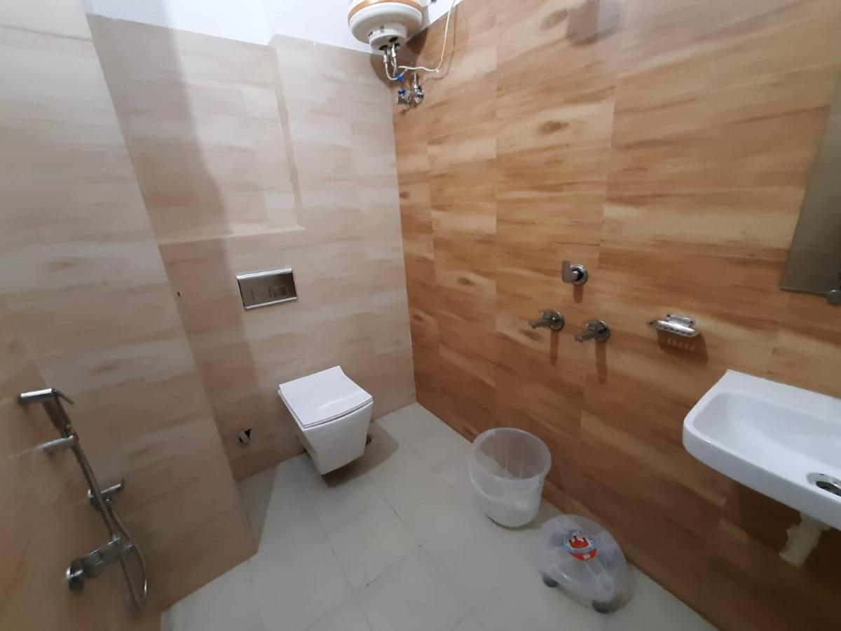 Ak Residency Hotell Haridwār Exteriör bild